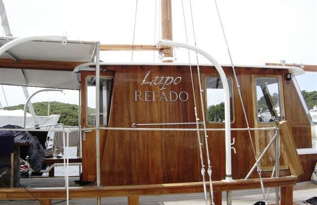 Brod "Refado" dotegljen je u marinu u Vrsaru