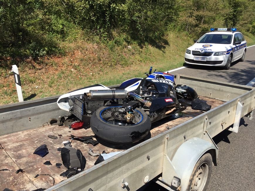 Uništeni motocikl Austrijanca iz Pule (foto: Nenad Čakić)