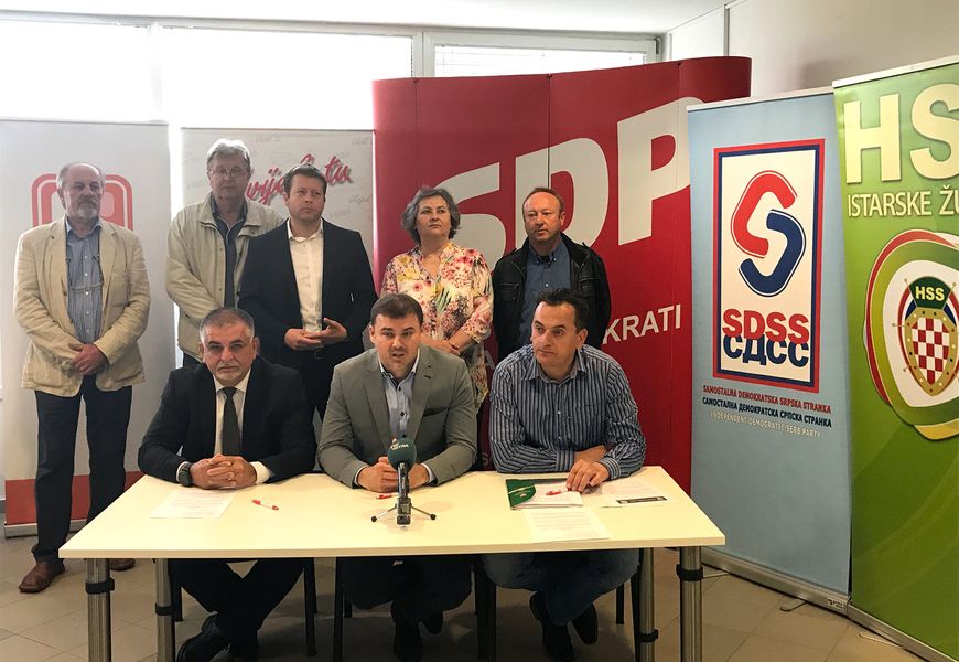 S potpisivanja Sporazuma o izbornoj suradnji na lokalnim izborima u Puli između koalicije SDP-HSU-SDSS-HSLS i HSS-a i Istarskih Laburista