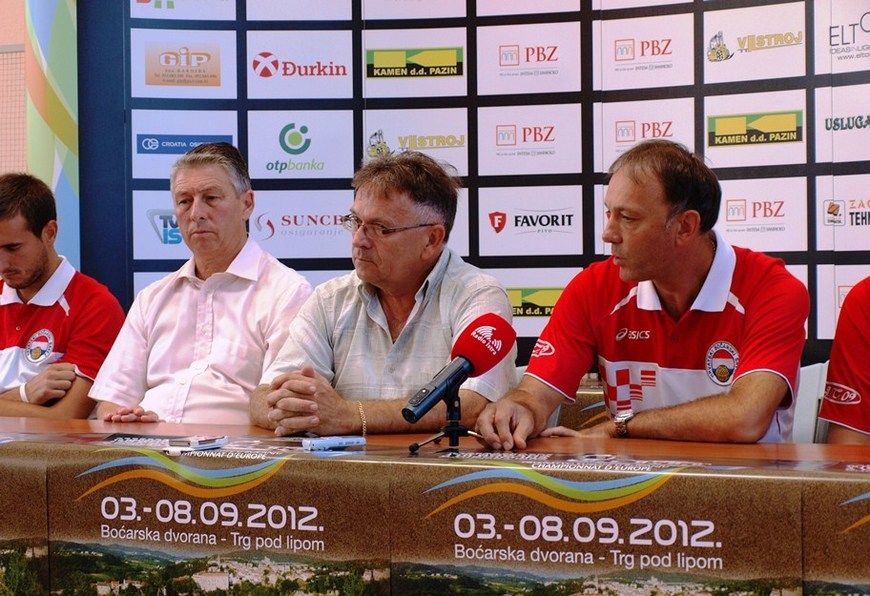 Valter Krizmanić, Jelisije Jovičić i Milan Celija na konferenciji za novinare u Pazinu