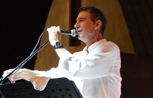 Massimo Savić tijekom nastupa u Raši, u kojoj je proveo djetinjstvo (foto: Robi Selan)