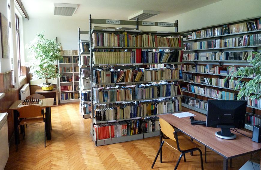 Knjižnica kaznionice u Valturi