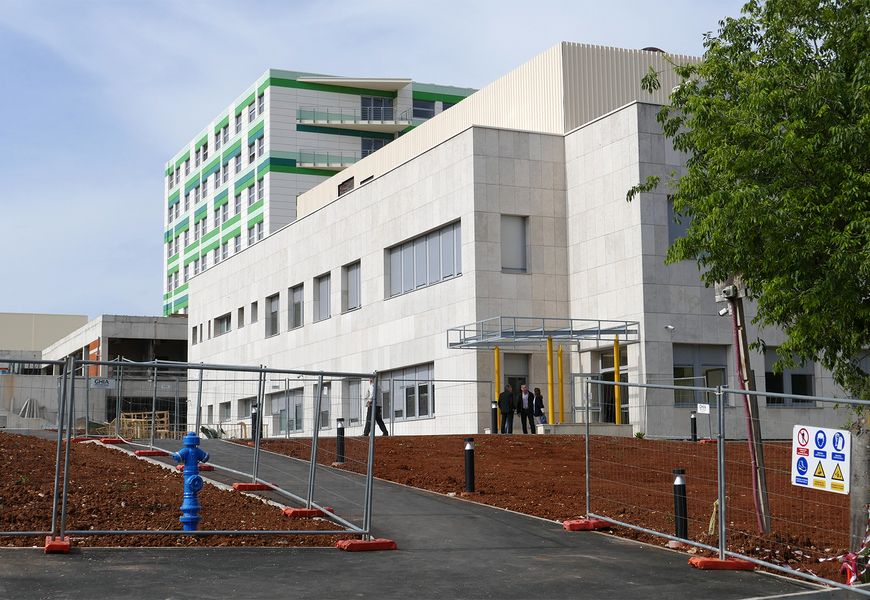 Obnovljena zgrada pulske bolnice