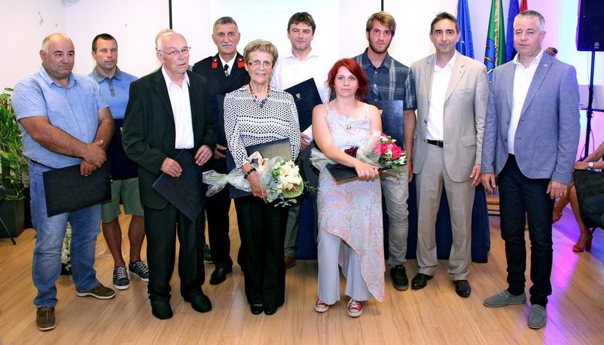 Načelnik Medulina Goran Buić s laureatima