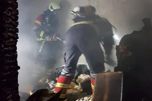 U potpunosti izgorio stan u Bujama (foto)