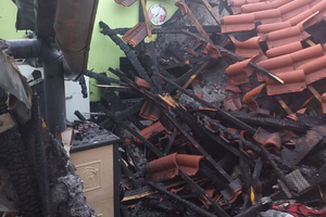 Policija potvrdila: Grom zapalio kuću u Nedešćini (foto)
