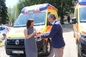 Župan Miletić uručio ključeve dva nova vozila Hitne pomoći