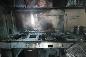 Friteza uzrok požara u restoranu na Verudeli (foto)