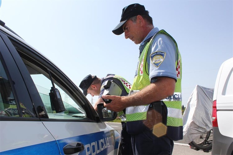 Nije kriv za sudar ali je vozio pijan i bez vozačke istarski hr