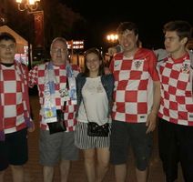 Nakon pobjede naših nogometaša Ruskinje su se masovno htjele slikati s hrvatskim navijačima  