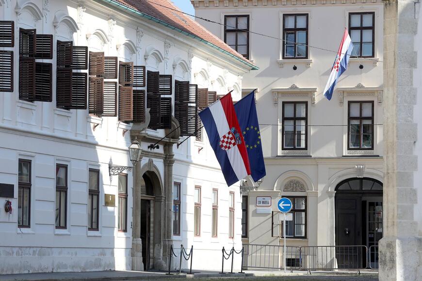 Samo budale plaćaju poreze, vraćaju dugove i ostaju u Hrvatskoj