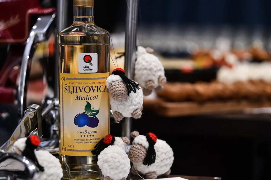 Hrvatska bi kao svoje autohtono piće trebala zaštititi – šljivovicu!