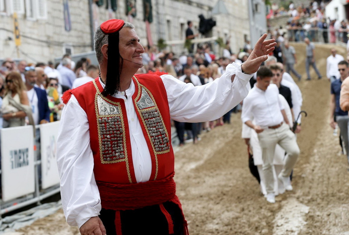 Hoće li članovi Buljove straže oružje zadužiti u Stožeru ili će ga uzeti od kuće