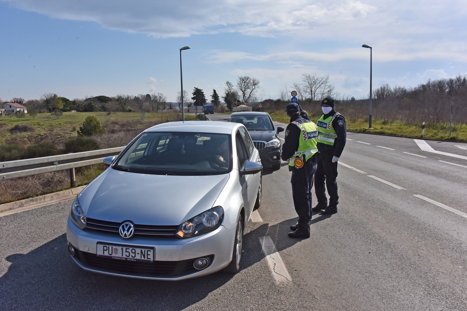 Kretanje bez propusnica unutar bivših općina olakšalo bi i policiji  