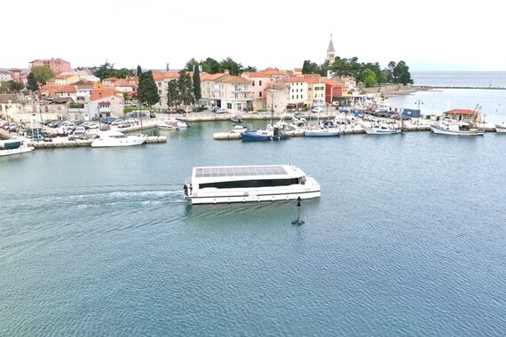 DOMAĆA PAMET U Novigradu porinut prvi ekološki katamaran 