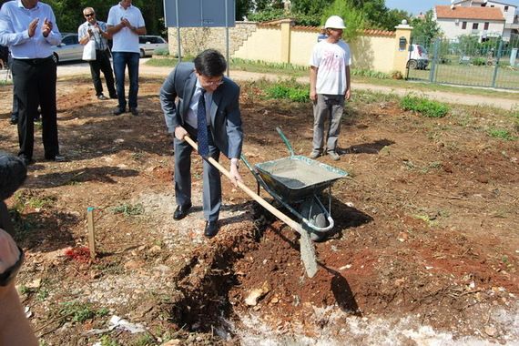 U Funtani položen kamen temeljac za POS-ove stanove