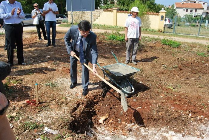 Polaganje kamena temeljca u Funatni