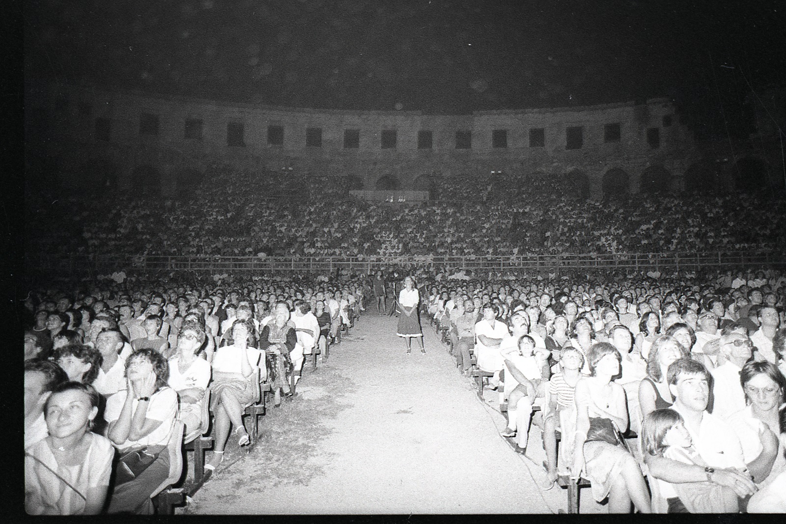 Ispunjena do posljednjeg mjesta - Arena 1982. 