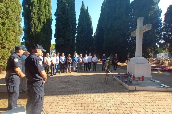 Položeni vijenci na Gradskom groblju Poreč i u Novoj Vasi