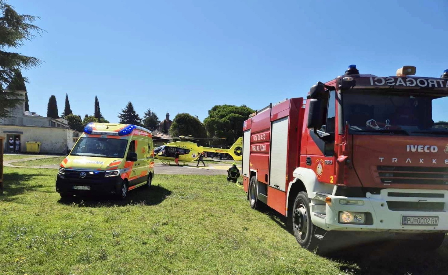 Rovinjski vatrogasci su osiguravali slijetanje helikoptera (foto: JVP Rovinj)