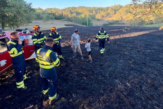 U gašenju požara kod Jadruhi sudjelovalo 14 vatrogasaca