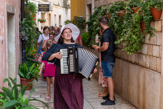 Ovoga tjedna Street Art Poreč, DJ Maestro, šetnja La mula de Parenzo i još mnogo toga…