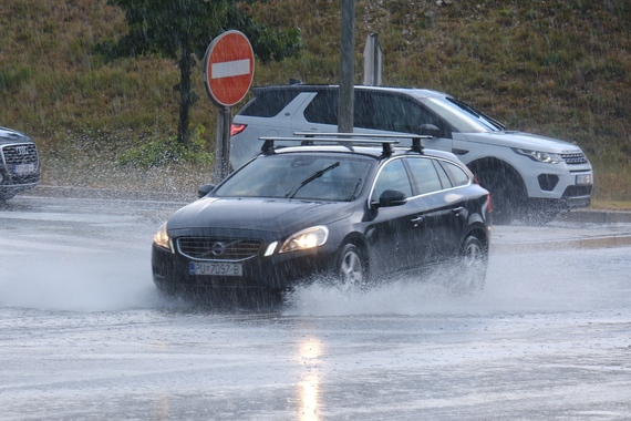 Oborinski vlak poplavio Umag i Kopar, palo više od 100 mm kiše