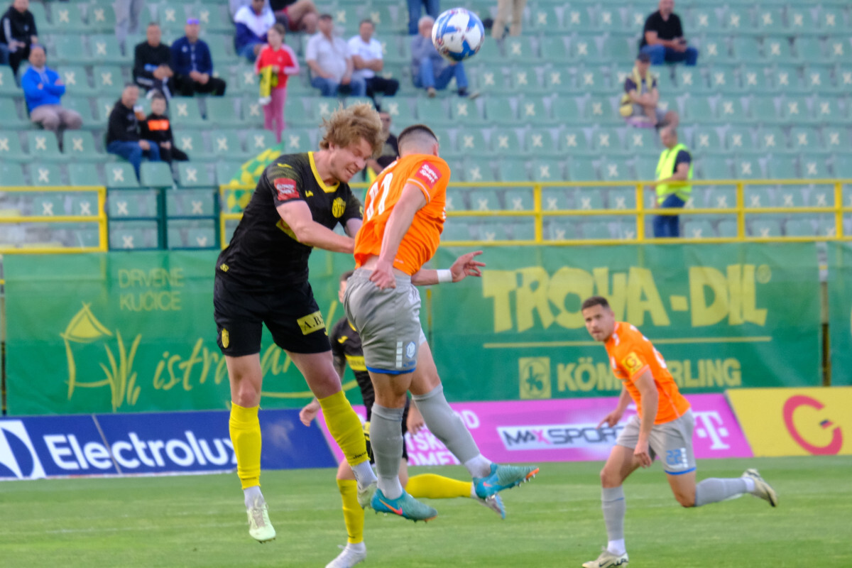 Ville Koski u prošlosezonskom susretu s Varaždinom (foto: Milivoj Mijošek)