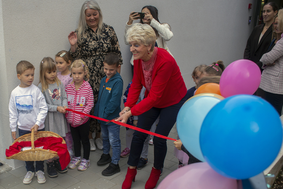 Izuzetno slavlje u Sv. Lovreču: otvoreni novi vrtić i jaslice. Vrpcu precvikala „vječna teta Štefanija"