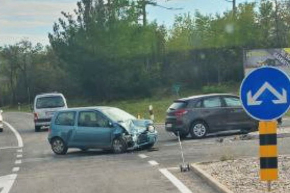 U nesreći kod skretanja za Kršan jedna osoba lakše ozlijeđena