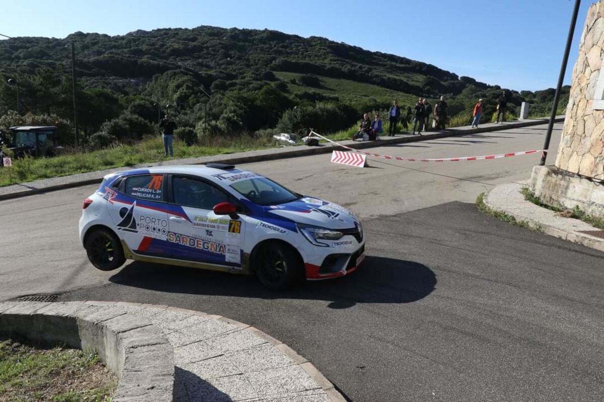 Karlo pelicar i Lina Cukrov na Sardiniji