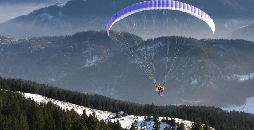 KRIVO DOSKOČIO Kod Bresta pod Učkom ozlijeđen paraglajder