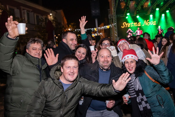 Doček Nove godine prvi put organiziran s tri izvođača na dvije lokacije