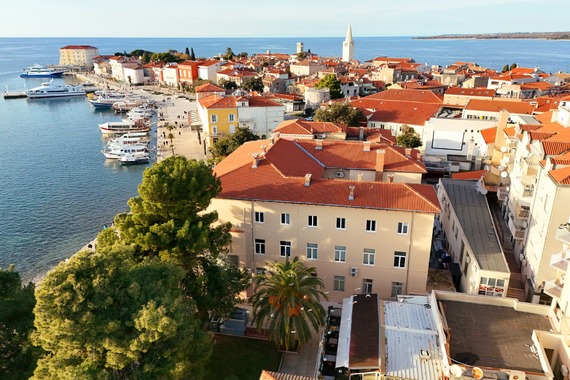 Još jedna stara zgrada u centru Poreča dobiva novo ruho