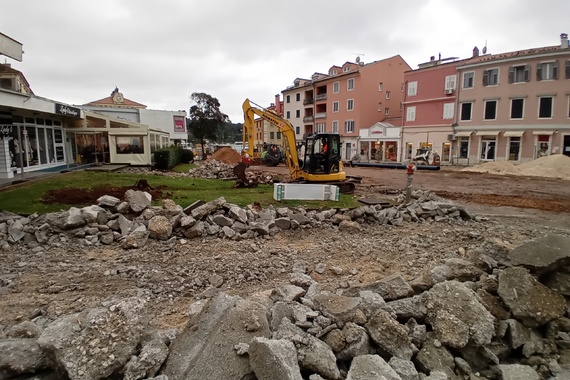 Obnavlja se rovinjski trg na kojem se nekad nalazila lokva. No, nisu svi zadovoljni onime što će se tamo nalaziti