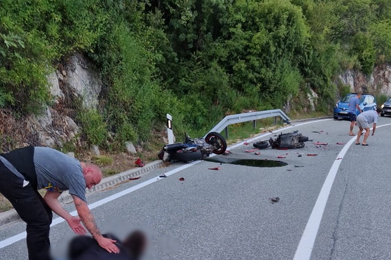 Majka traži dobrotvora koji je pomogao njenom sinu u žestokom sudaru motora. 'Ćelavi, tetovirani biker...'