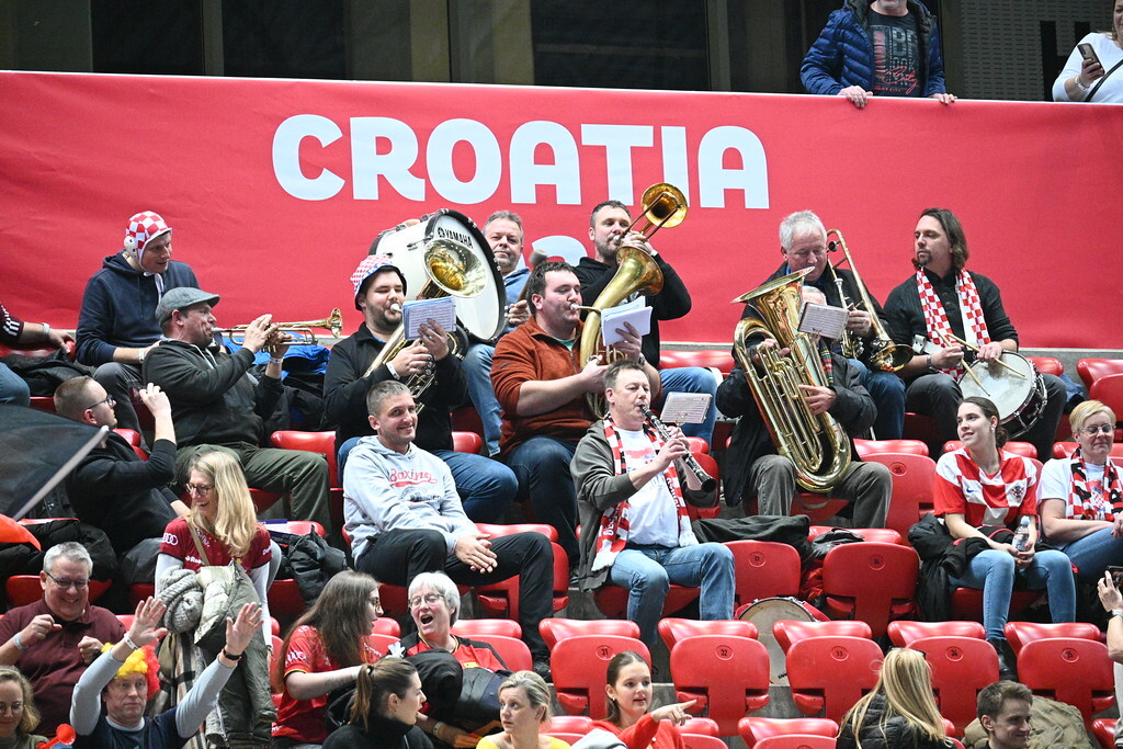 Buzetska limena glazba na tribinama Žatike (foto: Siniša Žulić)