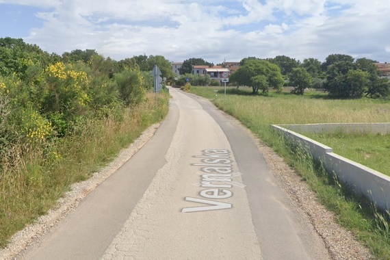 Dojava o sukobu više osoba u Puli. Pucalo se pored vrtića, evo što kaže vlasnica