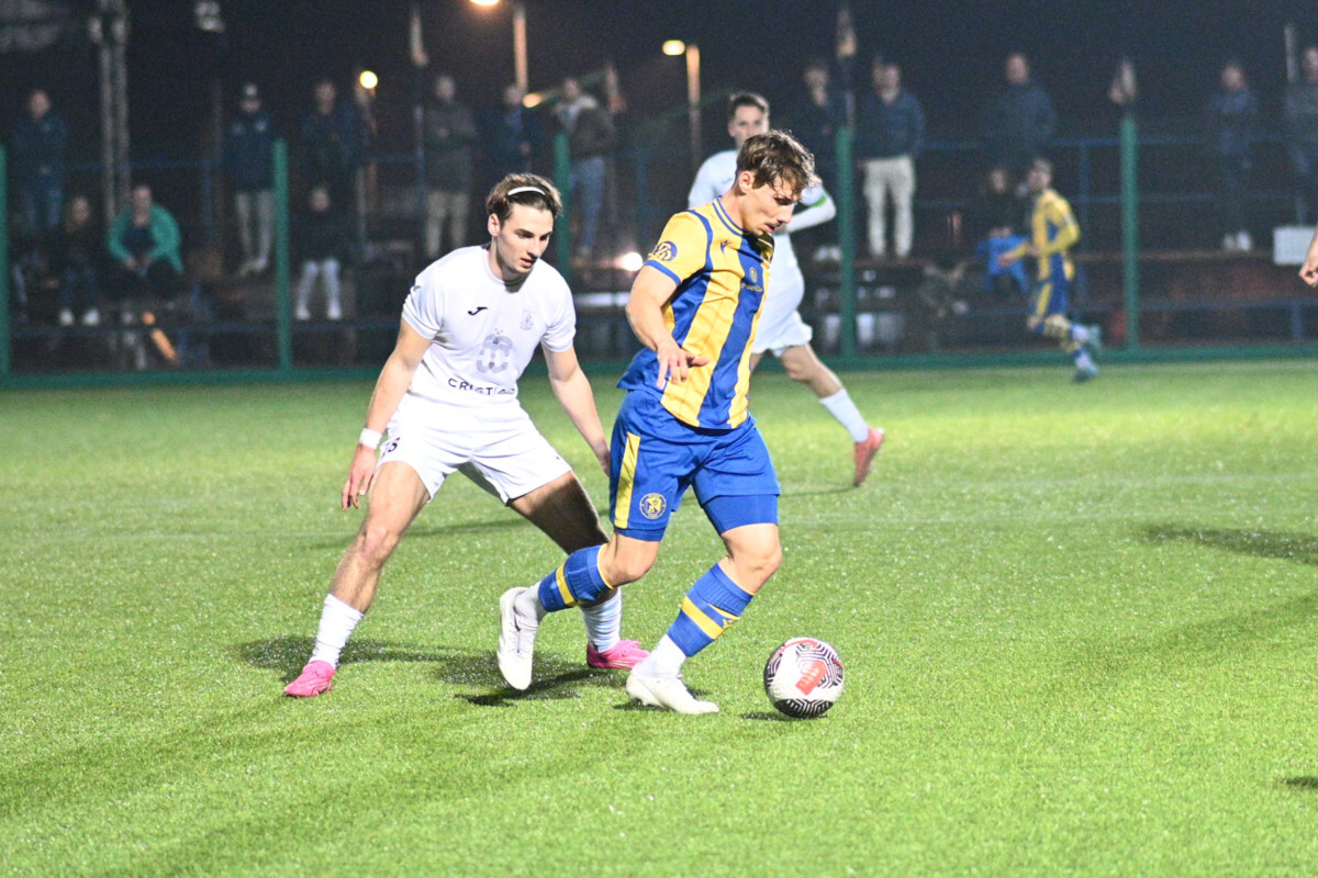 Leon MIličević (s loptom, Umag) i Fran Belušić (foto: Siniša Žulić)