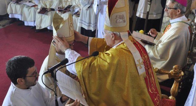 Ustoličenje Dražena Kutleše za za novog Porečko-pulskog biskupa (Foto: Večernji list)