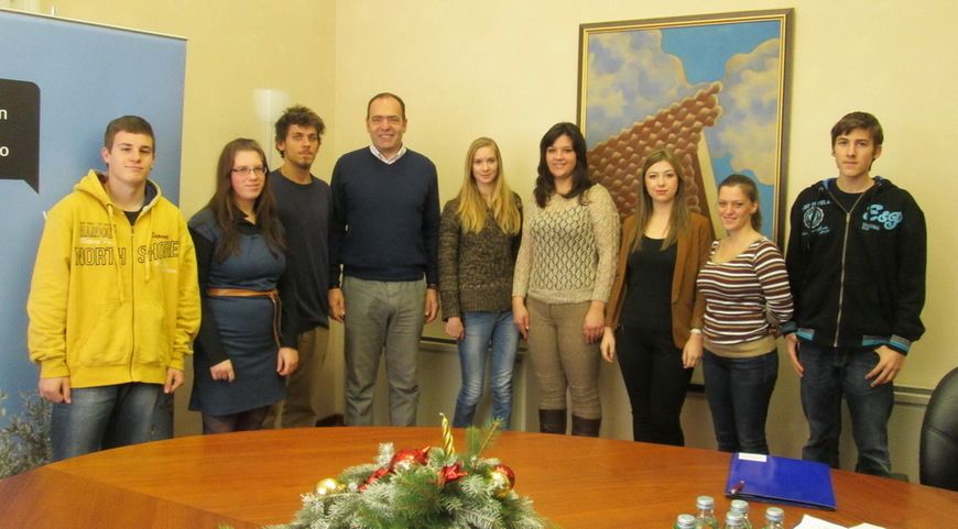 Gradonačelnik Klaudio Vitasović s novim stipendistima