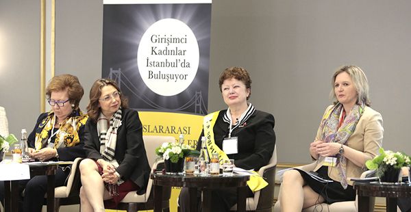 Alida Perkov (druga s desna) na uvodnom Panelu u Istambulu