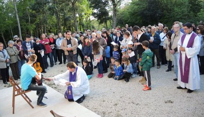 Na Križnom putu „Ka svetom Andriji“ okupilo se oko 450 vjernika iz Porečkog i susjednih dekanata