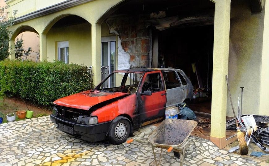 Fiat uno potpuno je izgorio (foto: 24 sata)