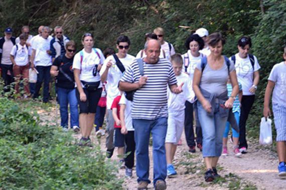 Planinari Udruge slijepih Istarske županije pješačili na Parenzani