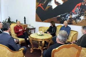 Kolinda Grabar-Kitarović primila Miriam Kervatin iz Udruge Blokirani
