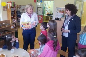Općina Medulin vrtićkoj djeci poklonila paketiće knjiga i slikovnica