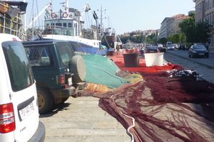 Pulski ribari novčano kažnjeni zbog mreža na rivi
