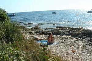 Organizirani naturizam u krizi: U Istri sve više divljih naturističkih plaža