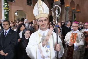 Kutleša umjesto Bozanića na čelu Biskupske komisije za odnose s državom?